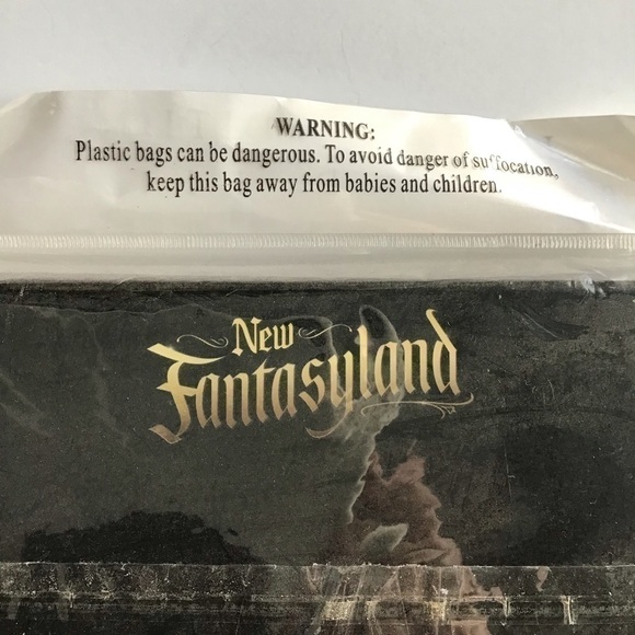 NEW Disney 2012 Fantasyland Grand Opening Cast Member Pin & Litho Magic Kingdom. - Picture 10 of 13